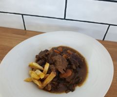 Carne guisada con champis y zanahoria Carne guisada con champis y zanahoria