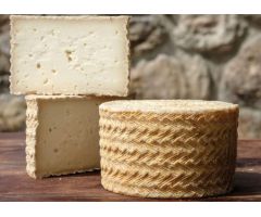 Queso madurado de cabra La Caperuza Queso madurado de cabra La Caperuza